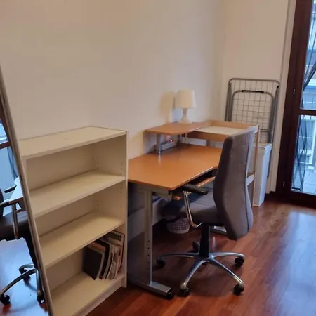 Cosy Spacious With Private Balcony