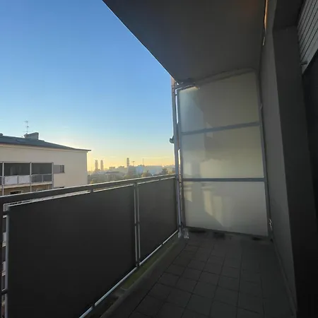 Cosy Spacious With Private Balcony בית אירוח מילאנו